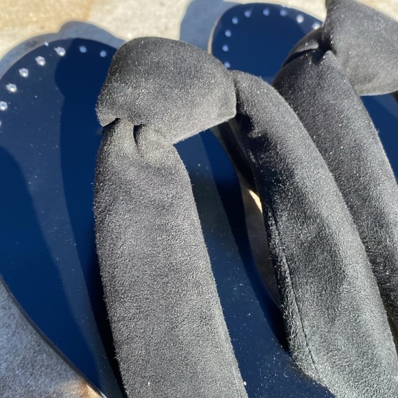 Freda Salvador Cecil slip on sandals flip flop thong style soft cushioned tops 6 - Picture 4 of 9